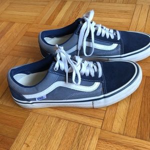 Vans skateboard shoes sneakers. Blue- Navy Blue. Size 8